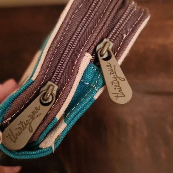 Thirty-One polka-dot wristlet - Picture 4 of 8